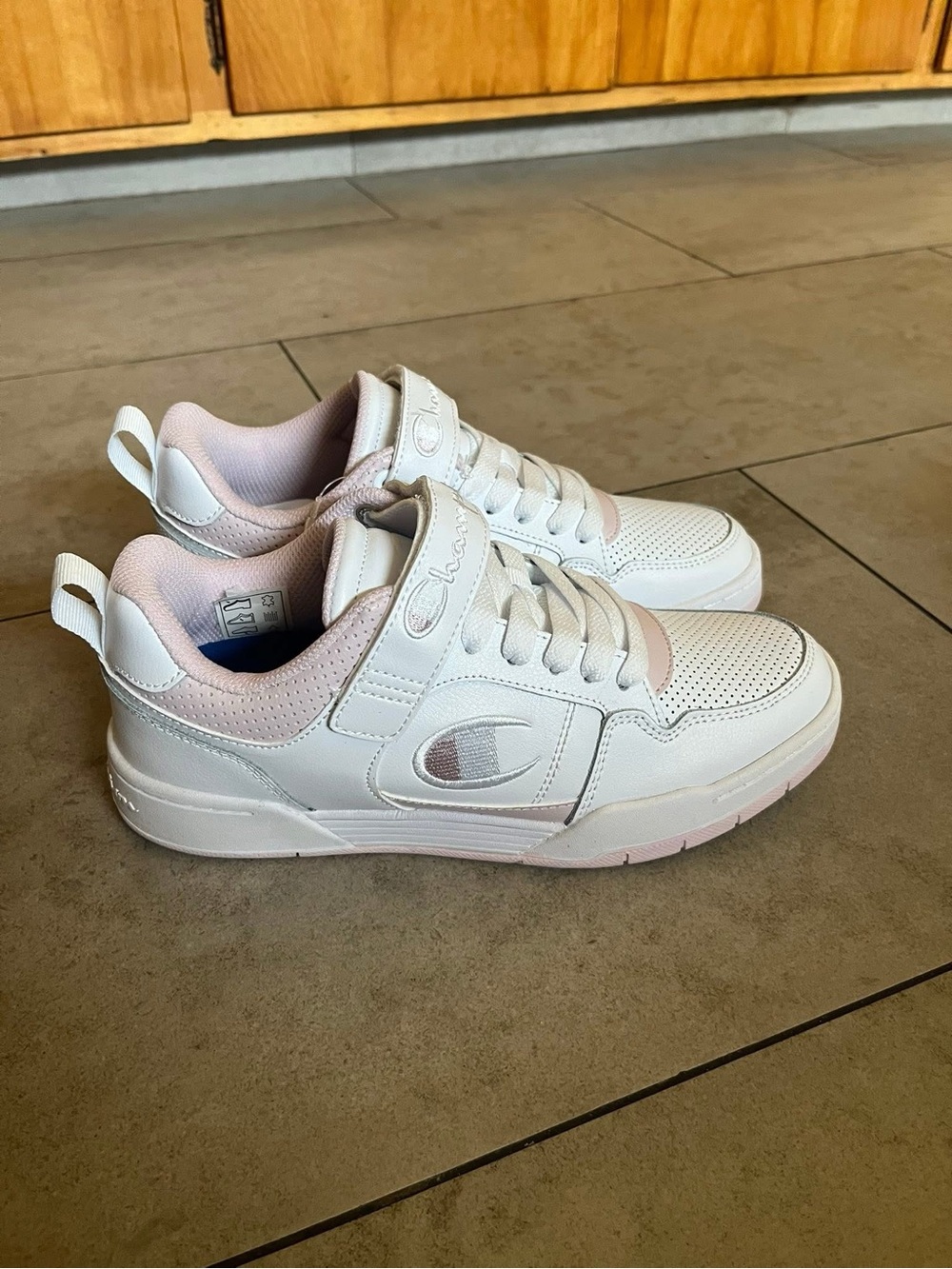 New in box Champion Kids White & Light Pink Low-Top Sneakers